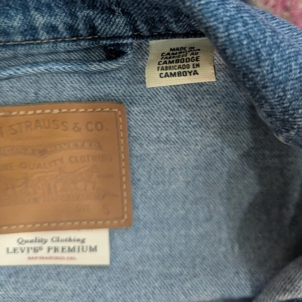 Levis —excellent used